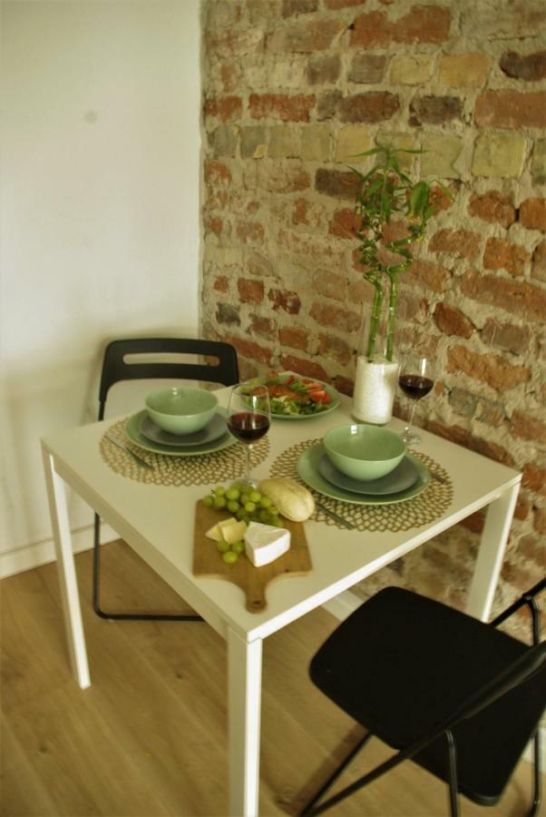 Apartament Na Szczytnej - Parking Stary Toruń エクステリア 写真
